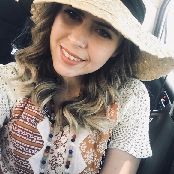 Meet your Posher, Rachel - Picture 2 of 4